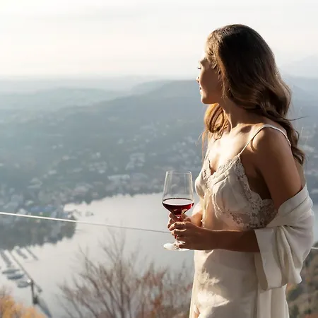 Nuvole Garden فندق بروناتي