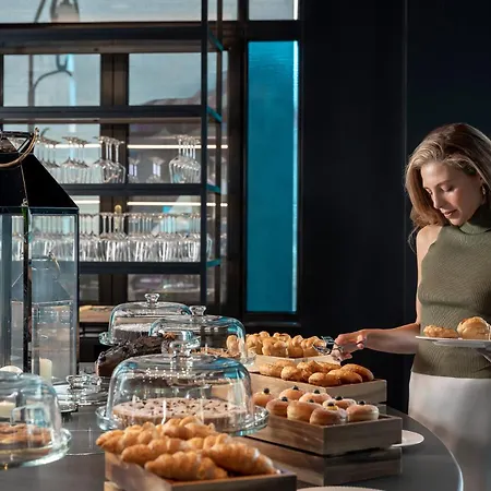 Nuvole Garden فندق بروناتي