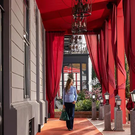 Nuvole Garden بروناتي